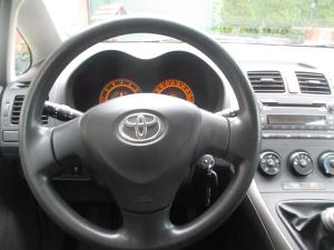 Toyota Auris 1.4i